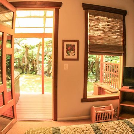 Hale Nahele Villa Volcano Room photo
